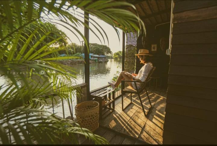 Rustic​ Charm​ Suphan​ Ban Tha Pong Rum bild