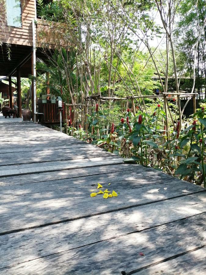 Rustic​ Charm​ Suphan​ Ban Tha Pong Exteriör bild