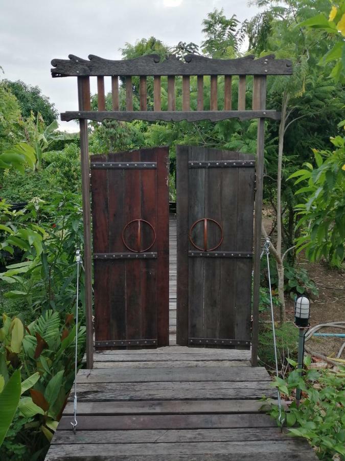 Rustic​ Charm​ Suphan​ Ban Tha Pong Exteriör bild